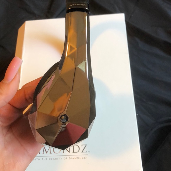 Monster Diamond tears (crystal) - Picture 2 of 3